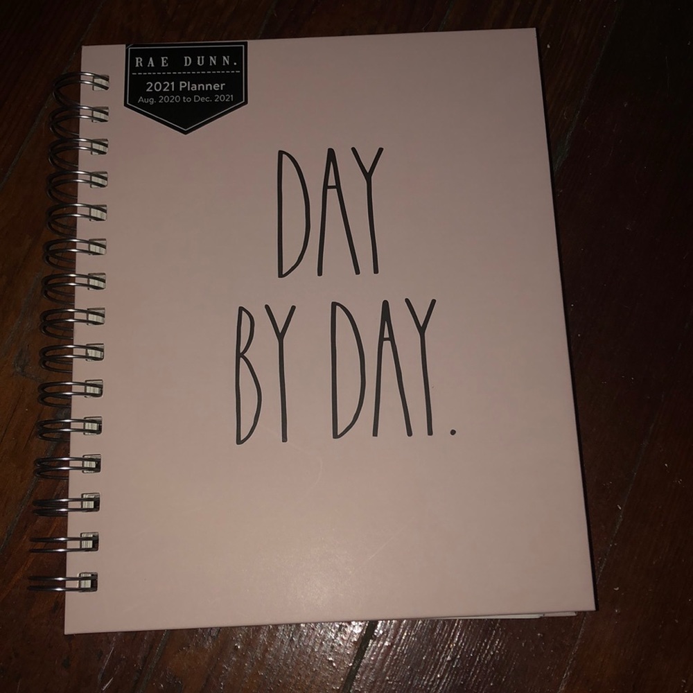 NEW RAE DUNN 2021 SPIRAL “DAY BY DAY” PLANNER 🗓